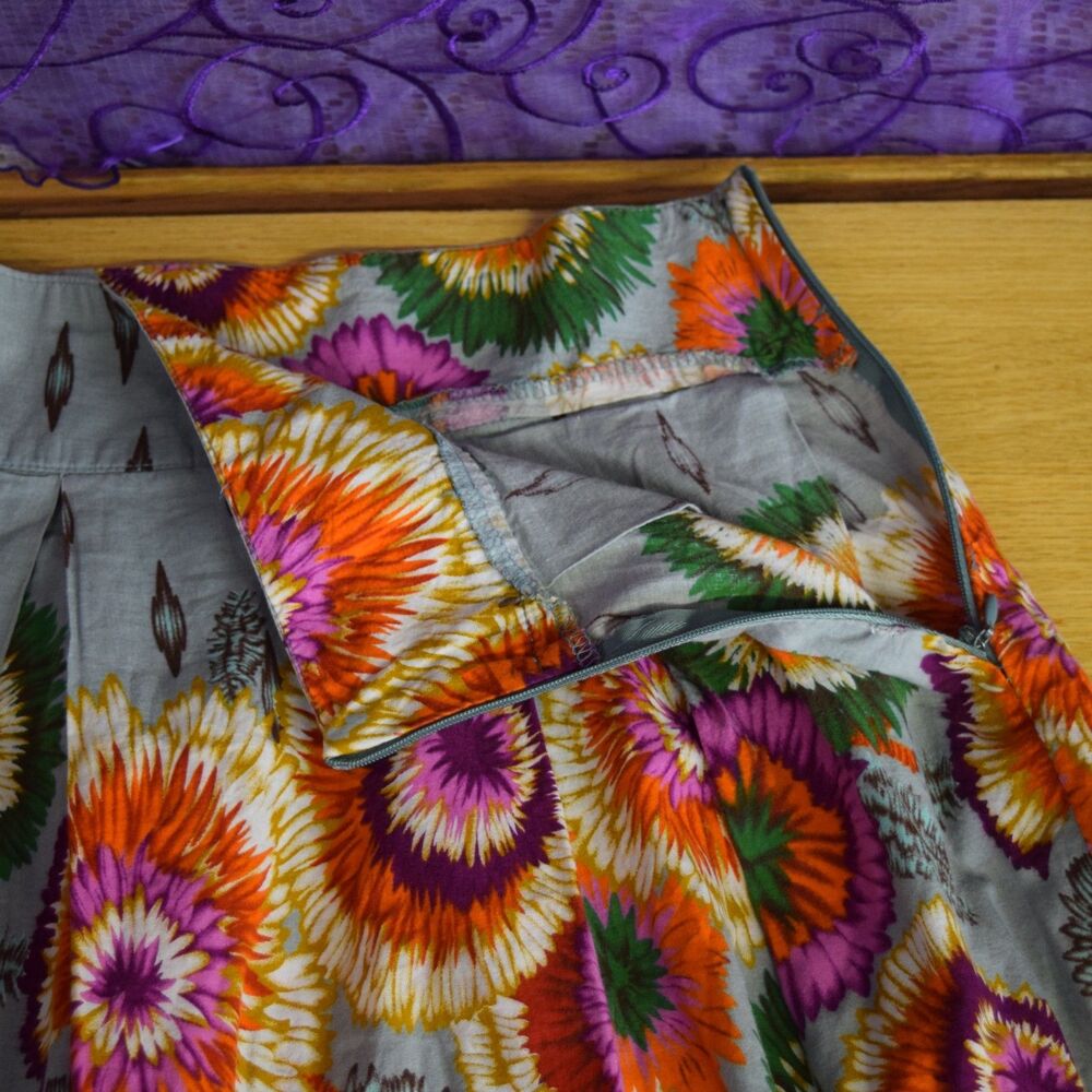 Womens Sz M Double Zero Brand 100% Cotton Knee Length Skater Skirt BOLD Flowers - Picture 9 of 9